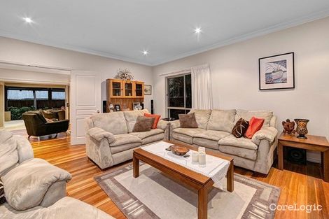 Property photo of 8 Barrygroves Court Fig Tree Pocket QLD 4069