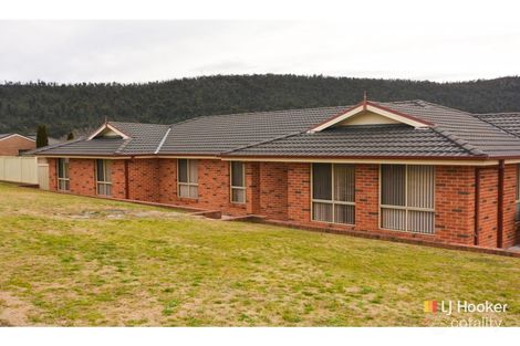 3 Henderson Pl, Lithgow, NSW 2790