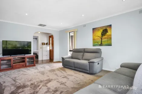 Property photo of 12 Macmillan Street Mooroolbark VIC 3138