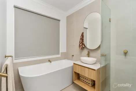 Property photo of 12 Natan Court Ocean Shores NSW 2483