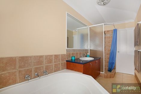 17 Brouwer Trl, Dudley Park, WA 6210