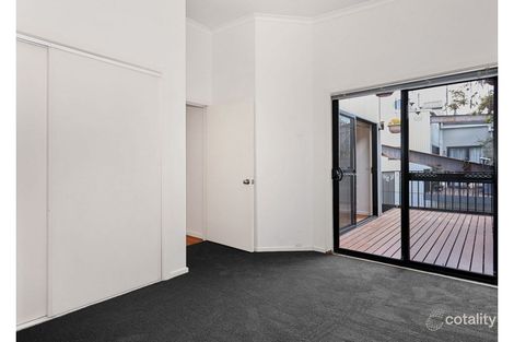 Property photo of 10/18 Dicks Place West Melbourne VIC 3003