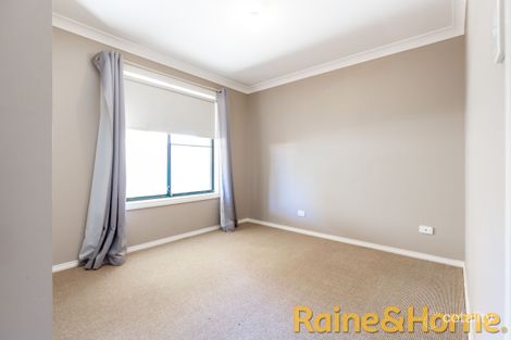 Property photo of 44 Cormorant Crescent Dubbo NSW 2830