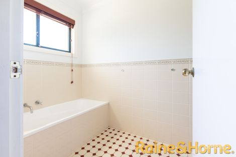 Property photo of 44 Cormorant Crescent Dubbo NSW 2830