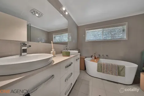 Property photo of 3 Conroy Place Clifton Grove NSW 2800