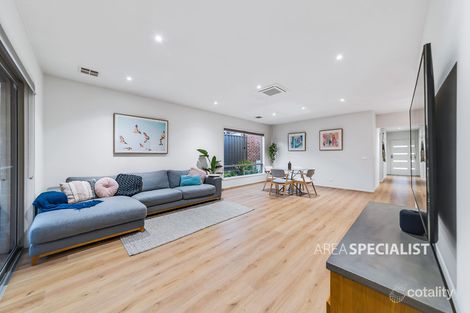 Property photo of 19 Benedetto Crescent Cranbourne East VIC 3977