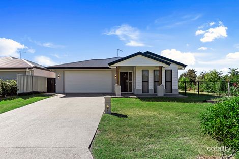 Property photo of 7 Echo Court Eli Waters QLD 4655