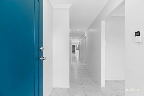 Property photo of 7 Echo Court Eli Waters QLD 4655
