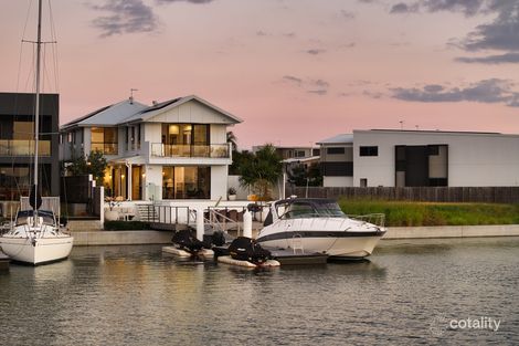 Property photo of 17 Quay Circuit Newport QLD 4020