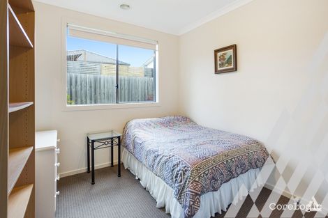 Property photo of 16 Shakespeare Court Drouin VIC 3818