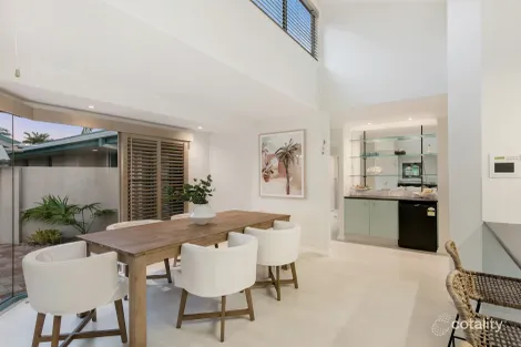 Property photo of 10 Rice Place Varsity Lakes QLD 4227