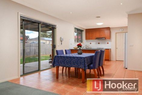 Property photo of 33 Strabane Way Hampton Park VIC 3976