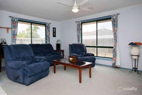 Property photo of 7 Oarsome Drive Delahey VIC 3037