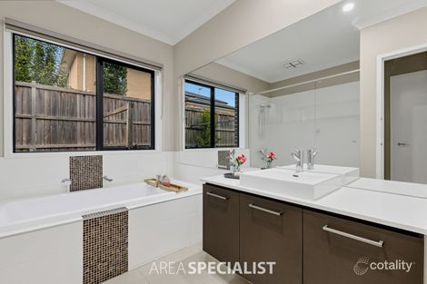 Property photo of 38 Compton Way Clyde North VIC 3978
