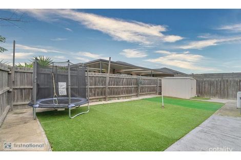 Property photo of 33 Hayfield Road Roxburgh Park VIC 3064