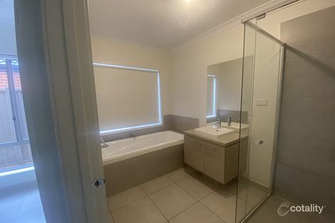 21 Cinnabar Way, Cobblebank, VIC 3338