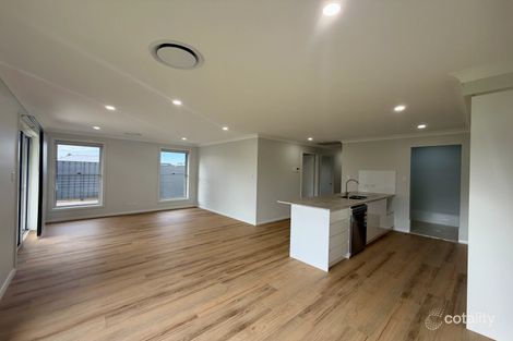 Property photo of 19A Violet Circuit Dubbo NSW 2830