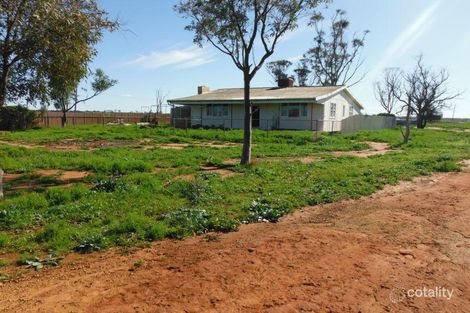 421 Davis Rd, Lake Brown, WA 6479