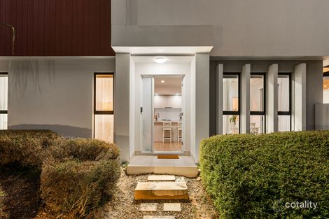 Property photo of 13 Mayfair Lane Hope Island QLD 4212