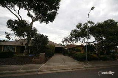 8 Kooraka Ct, Hallett Cove, SA 5158