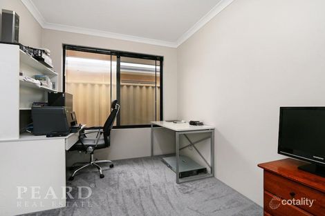Property photo of 23 Goldfinch Bend Harrisdale WA 6112