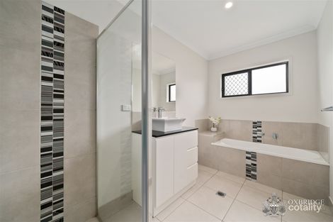Property photo of 33 Galligan Way Goodna QLD 4300