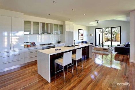 Property photo of 12 Roselyn Crescent Bentleigh East VIC 3165