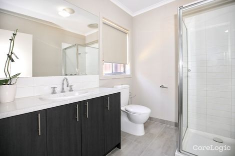 Property photo of 68 Moor Park Drive Craigieburn VIC 3064