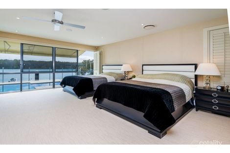Property photo of 8088 Riverside Drive Hope Island QLD 4212