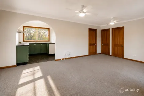 Property photo of 39 Middle Point Road Bolton Point NSW 2283