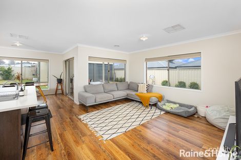 Property photo of 4 Morris Crescent Gobbagombalin NSW 2650