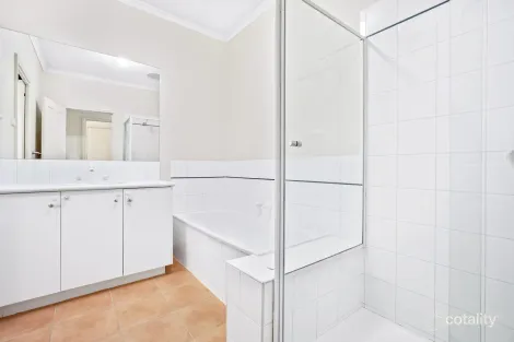 Property photo of 17 Kerford Crescent Point Cook VIC 3030