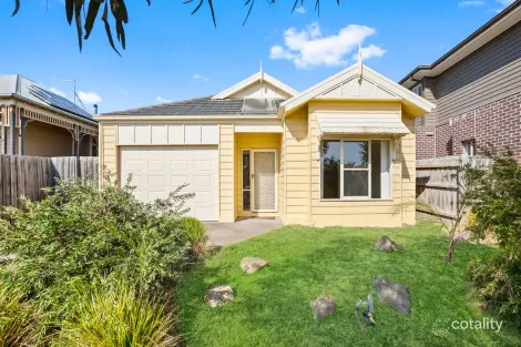 Property photo of 17 Kerford Crescent Point Cook VIC 3030