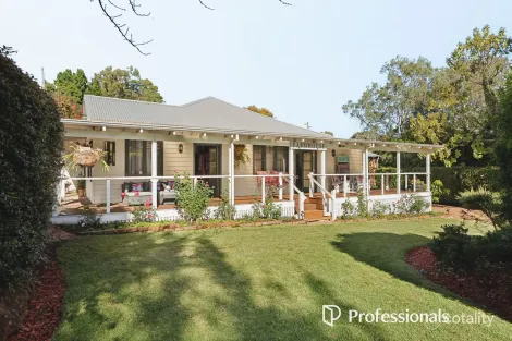 48 Lyndhurst Rd, Kalamunda, WA 6076