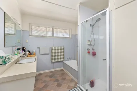 Property photo of 3 Grenadier Circle Ebbw Vale QLD 4304