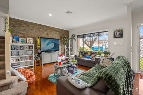 Property photo of 22/12 Grant Close Berwick VIC 3806