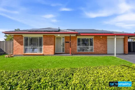 Property photo of 1 Aaron Place Plumpton NSW 2761