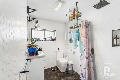 Property photo of 8 Brinkley Avenue Wendouree VIC 3355