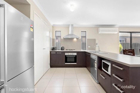 Property photo of 12 Brockwell Crescent Manor Lakes VIC 3024
