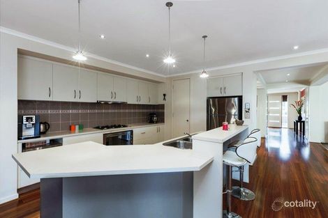 Property photo of 17 Cremorne Grove Taylors Hill VIC 3037