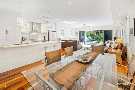 Property photo of 2/5 Heeb Street Bundall QLD 4217
