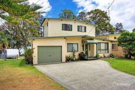 Property photo of 13 Macquarie Road Mannering Park NSW 2259
