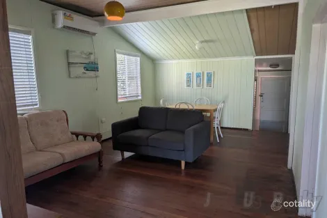 Property photo of 44 Bathurst Street Elliott Heads QLD 4670