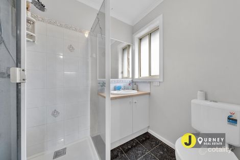 Property photo of 2 Bengal Court Cranbourne VIC 3977