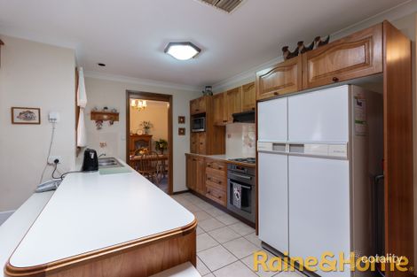 Property photo of 14 Ron Gordon Place Dubbo NSW 2830