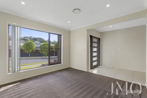 Property photo of 100 River Run Circuit Ormeau Hills QLD 4208