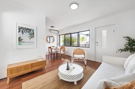 Property photo of 2/8 Kitchener Street Coorparoo QLD 4151