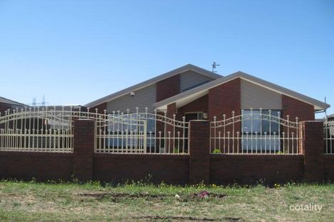 10 Henley Gdns, Sunshine North, VIC 3020