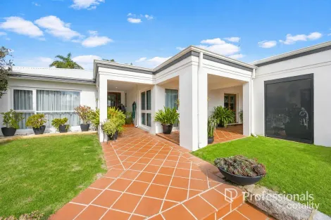 Property photo of 21 Upton Place Australind WA 6233