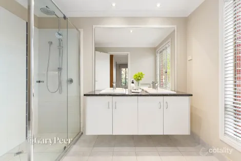 Property photo of 27 Moore Street Caulfield South VIC 3162